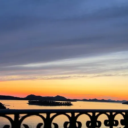 Holiday home Dalmatian House, Spacious Stone Terraces, Balcony , Views Dubrovnik