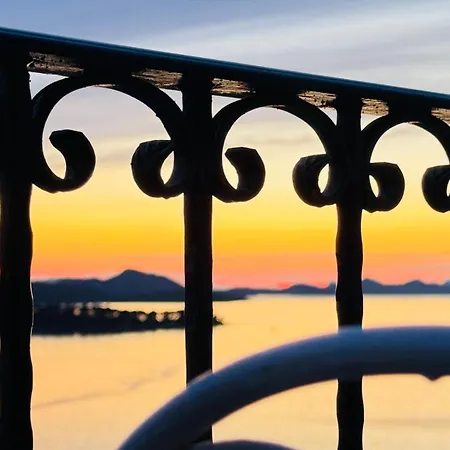 Dalmatian House, Spacious Stone Terraces, Balcony , Views *